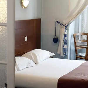 Le Chatel Hotel